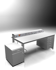Table d'échantillons H (1800x900 mm, support PC, 2 armoires basses, canal d'énergie avec couvercles profilés en aluminium)