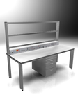 Exemple de table F (meuble bas 2000x900 mm au milieu, canal d'énergie et cadre double)