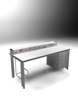 Exemple de table A (1 800 x 800 mm, support PC, armoire inférieure, canal d'énergie avec couvercles profilés en aluminium)